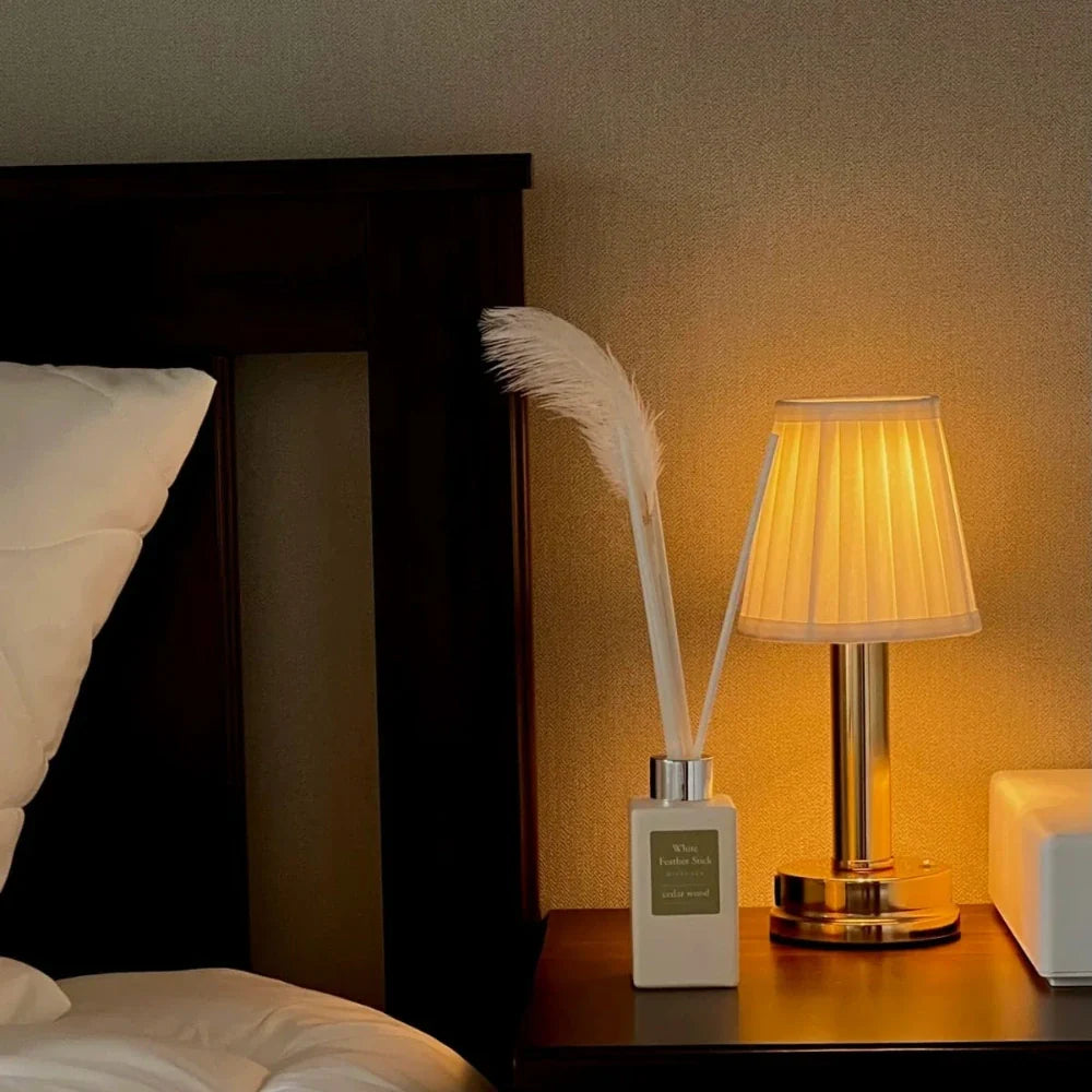 Retro Dimbare Tafellamp met Oplaadbare Batterij – Draadloze Aluminium Basis voor Sfeervolle Verlichting