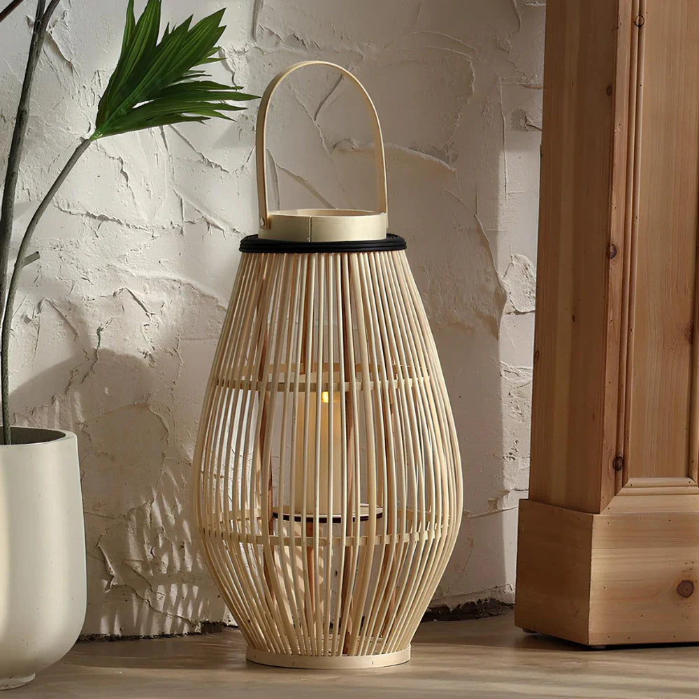Bamboelantaarn Handgeweven, Draadloos en Duurzaam – Warm Wit Licht, Verkrijgbaar in Medium en Groot