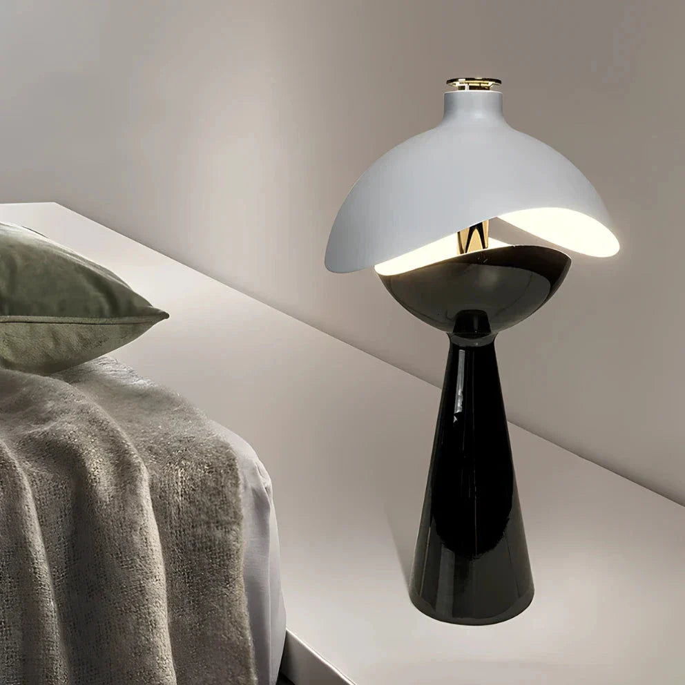 Dimbare Oplaadbare Tafellamp met Sculpturaal Ontwerp – Draadloze en Snoerloze Verlichting in Warm, Natuurlijk en Koel Wit Licht