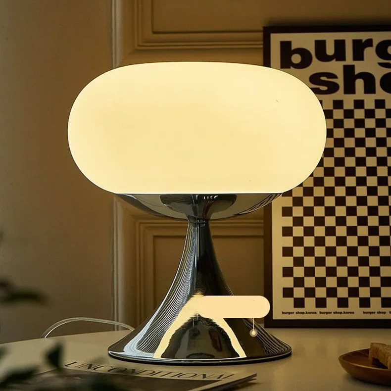 Antieke Tafellamp met Appelvorm en Vintage Charme – Witte en Groene Glazen Afwerking 1