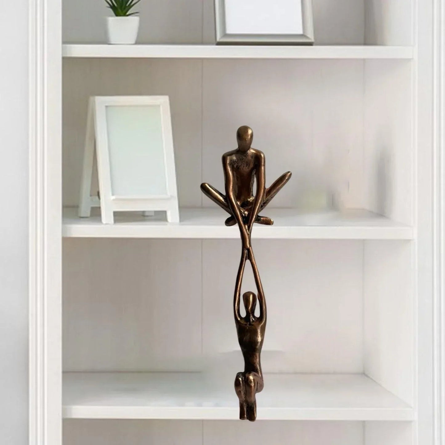 Beeldje Liefde en Kracht – Unieke Hars Sculptuur voor Balans in Huisdecoratie, 10,2 x 6,4 x 20,5 cm 2
