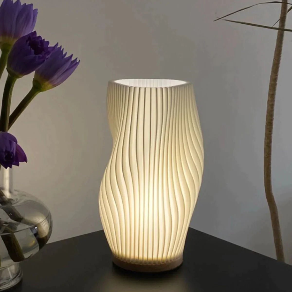 Dimbare Hanglamp Wavecrest met USB-aansluiting en Twee Verlichtingstinten – Modern Metaal en ABS Design 4