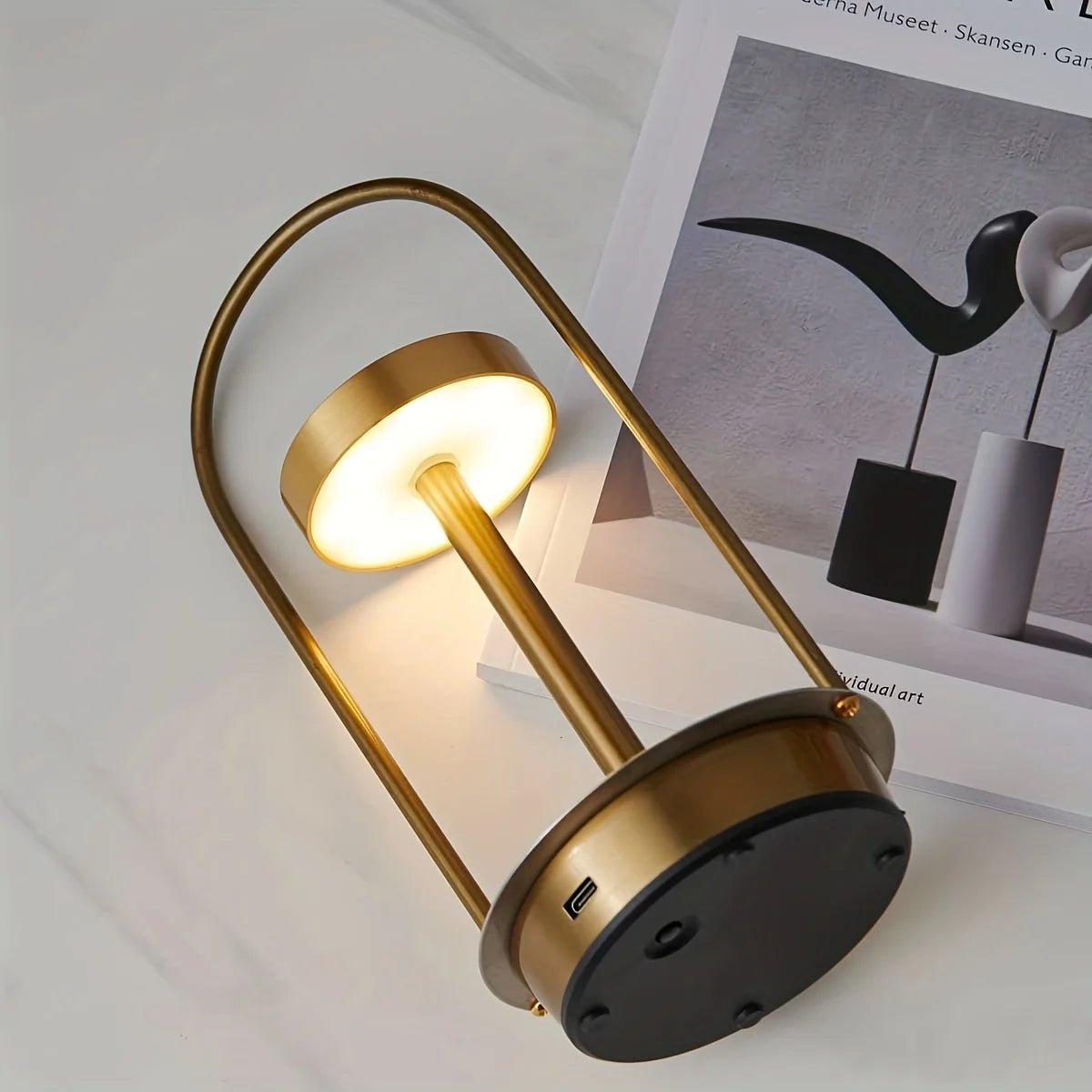 Dimbare LED-tafellamp Estraglo – Draagbaar en Modern Design met USB Voeding 1