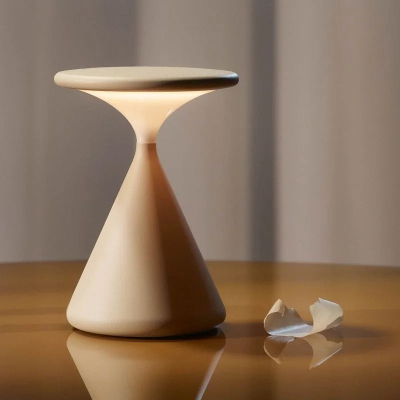 Draadloze Tafellamp in Zandloper Vorm – Stijlvolle Verlichting voor Elk Interieur 4