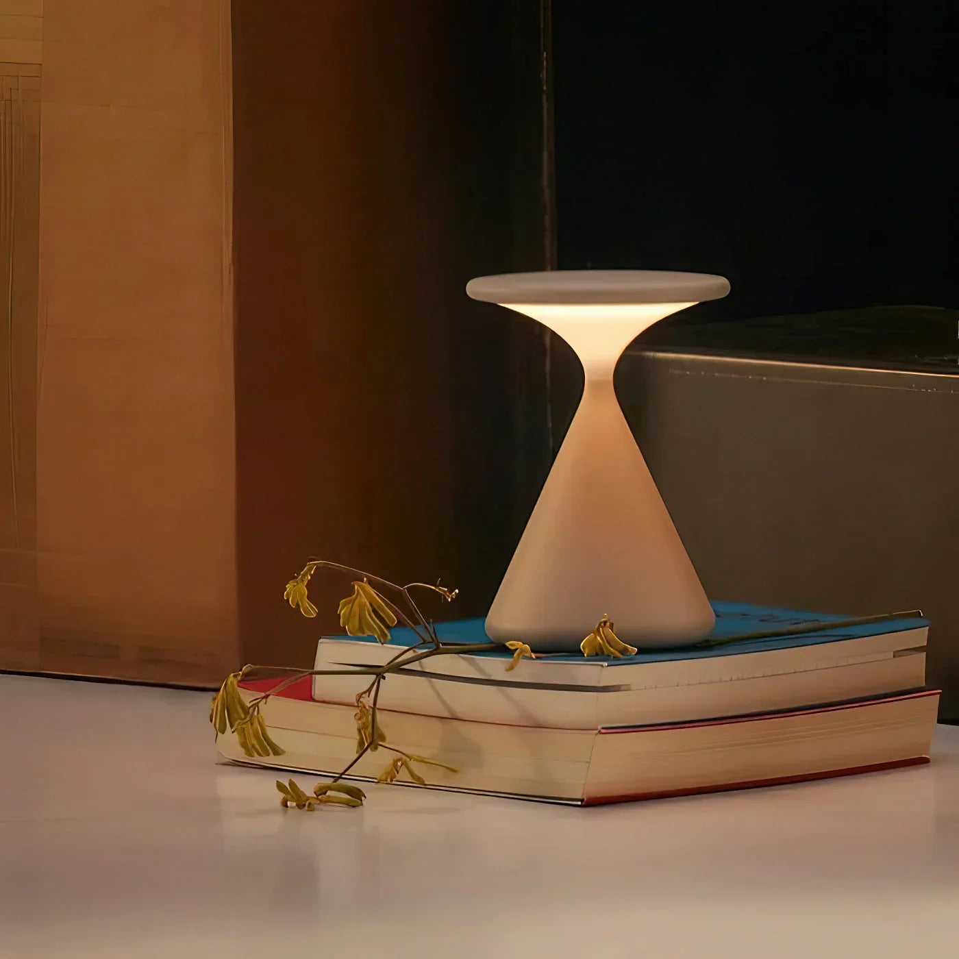Draadloze Tafellamp in Zandloper Vorm – Stijlvolle Verlichting voor Elk Interieur 8