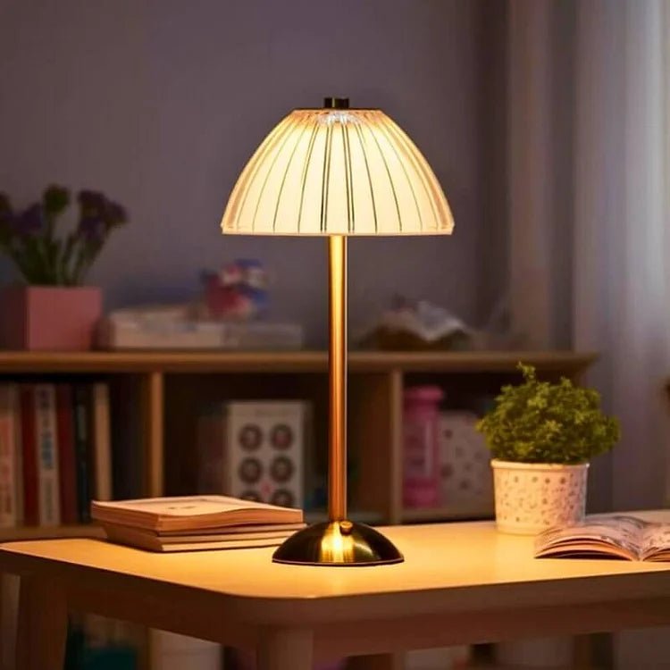 Draadloze Tafellamp van Kristal en Metaal - Elegante Oplaadbare LED Verlichting voor Nachtkastje en Interieur 2