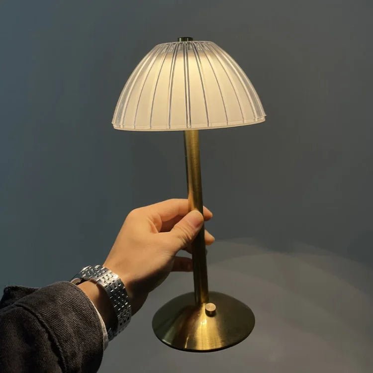 Draadloze Tafellamp van Kristal en Metaal - Elegante Oplaadbare LED Verlichting voor Nachtkastje en Interieur 3