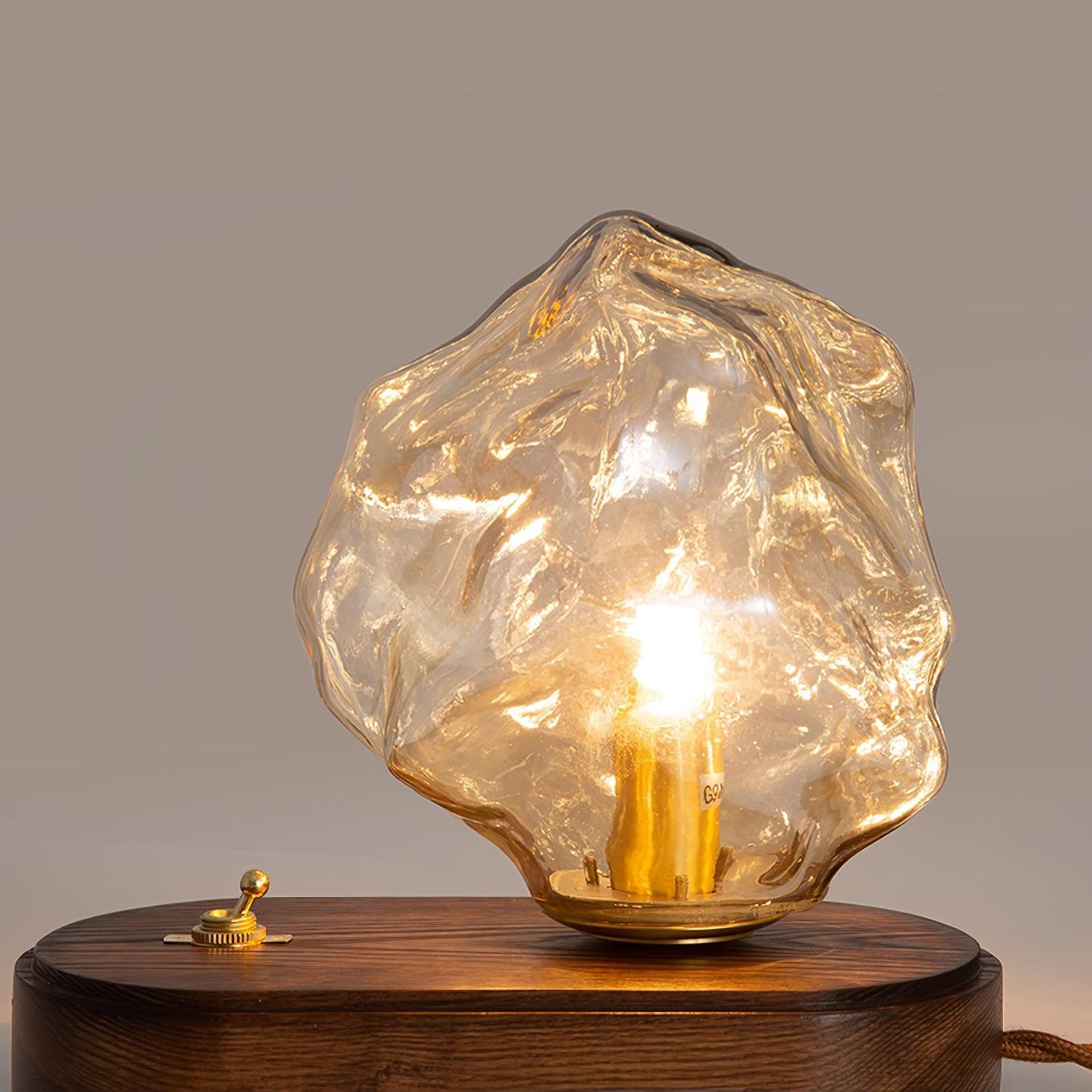 Glas Tafellamp met IJssteen Ontwerp – Elegante Verlichting voor Woonkamers en Slaapkamers 2