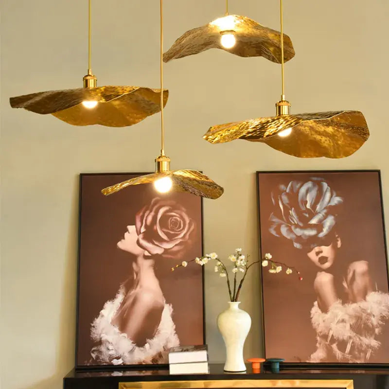 Gouden Hanglamp in Lotusblad Design – Elegante Eetkamer Lamp voor Woonkamer en Slaapkamer, Japandi Stijl, 30 cm Diameter 1