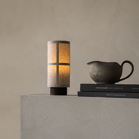 Japanse Zijden Tafellamp met Houten Voet en Warm Wit LED Licht 4