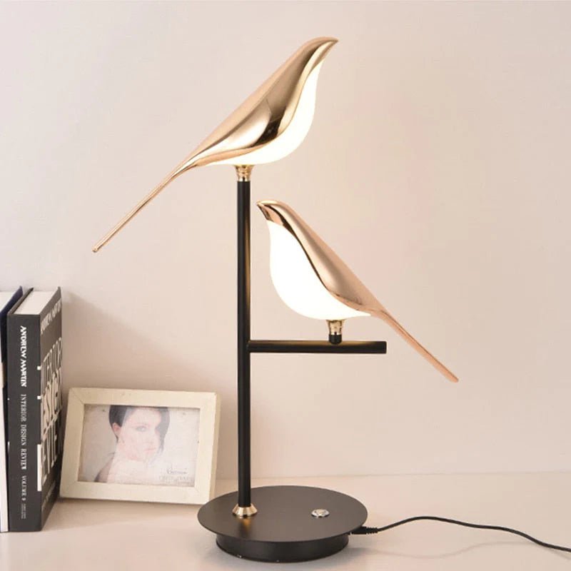 LED Tafellamp met Postmodern Gouden Vogelontwerp – Energiezuinige Verlichting voor Elke Ruimte 2