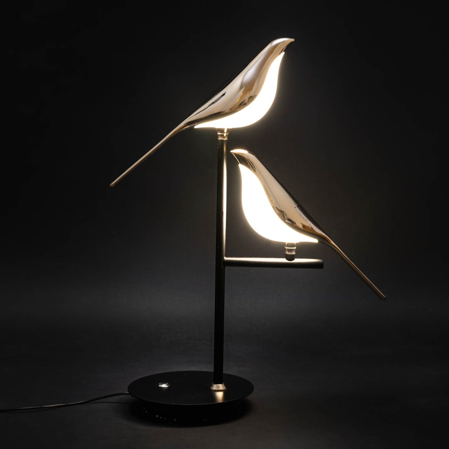 LED Tafellamp met Postmodern Gouden Vogelontwerp – Energiezuinige Verlichting voor Elke Ruimte 3