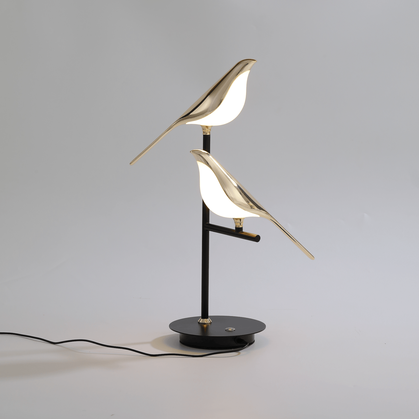 LED Tafellamp met Postmodern Gouden Vogelontwerp – Energiezuinige Verlichting voor Elke Ruimte 5