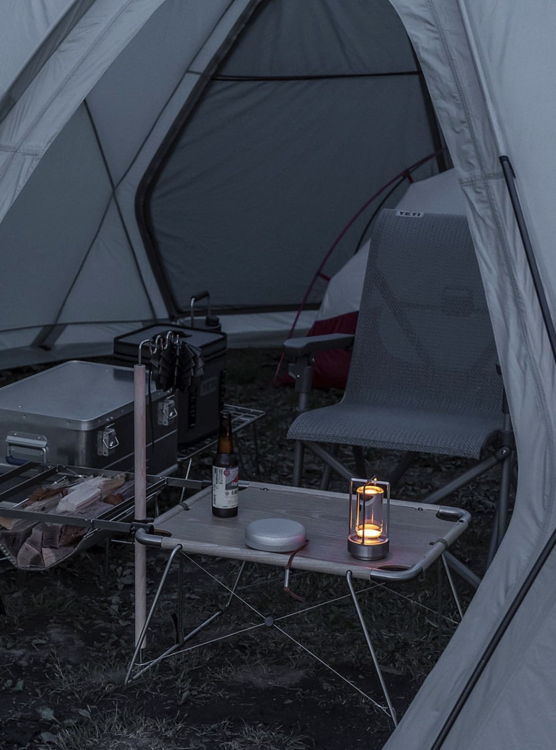 Draagbare LED Lantaarn met Dimbare Lichtinstellingen en USB-Oplaadpoort – Waterdicht en Duurzaam voor Binnen en Buiten