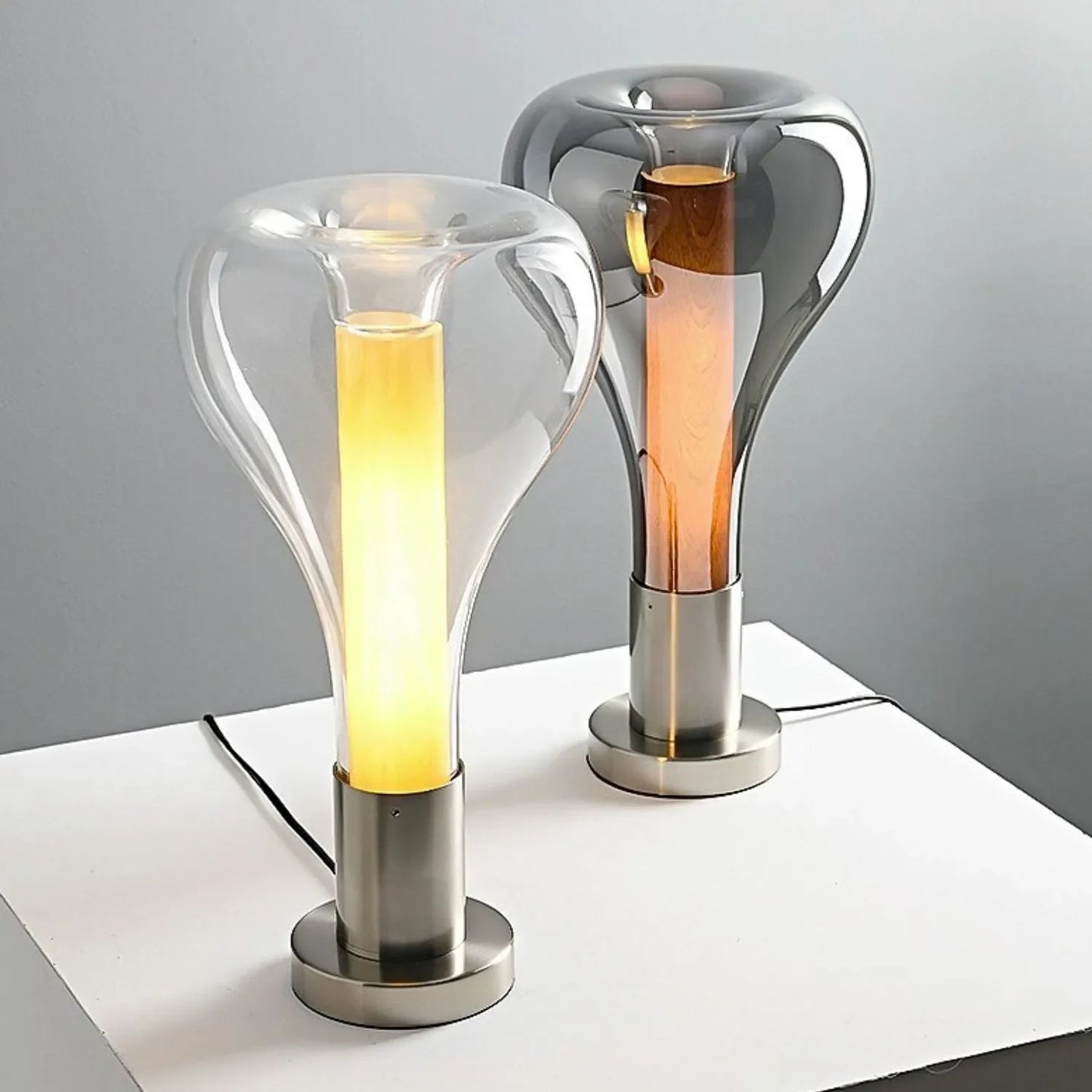 Lava Art Tafellamp met LED Verlichting – Creatief Glasontwerp voor Sfeervolle Interieurverlichting, Ø 22 cm, Hoogte 40 cm 1