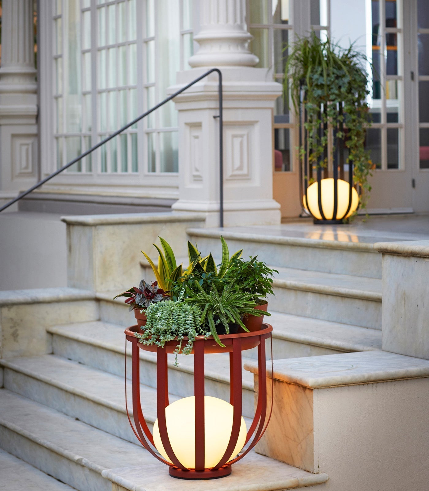 Luxe Tuinlamp met Bloembak en LED Verlichting – Waterdicht en Stijlvol voor Buiten 4