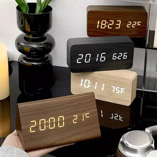 Moderne Houten Digitale Wekker met Spraakbesturing en LED Display – Instelbare Helderheid en Temperatuurweergave 1