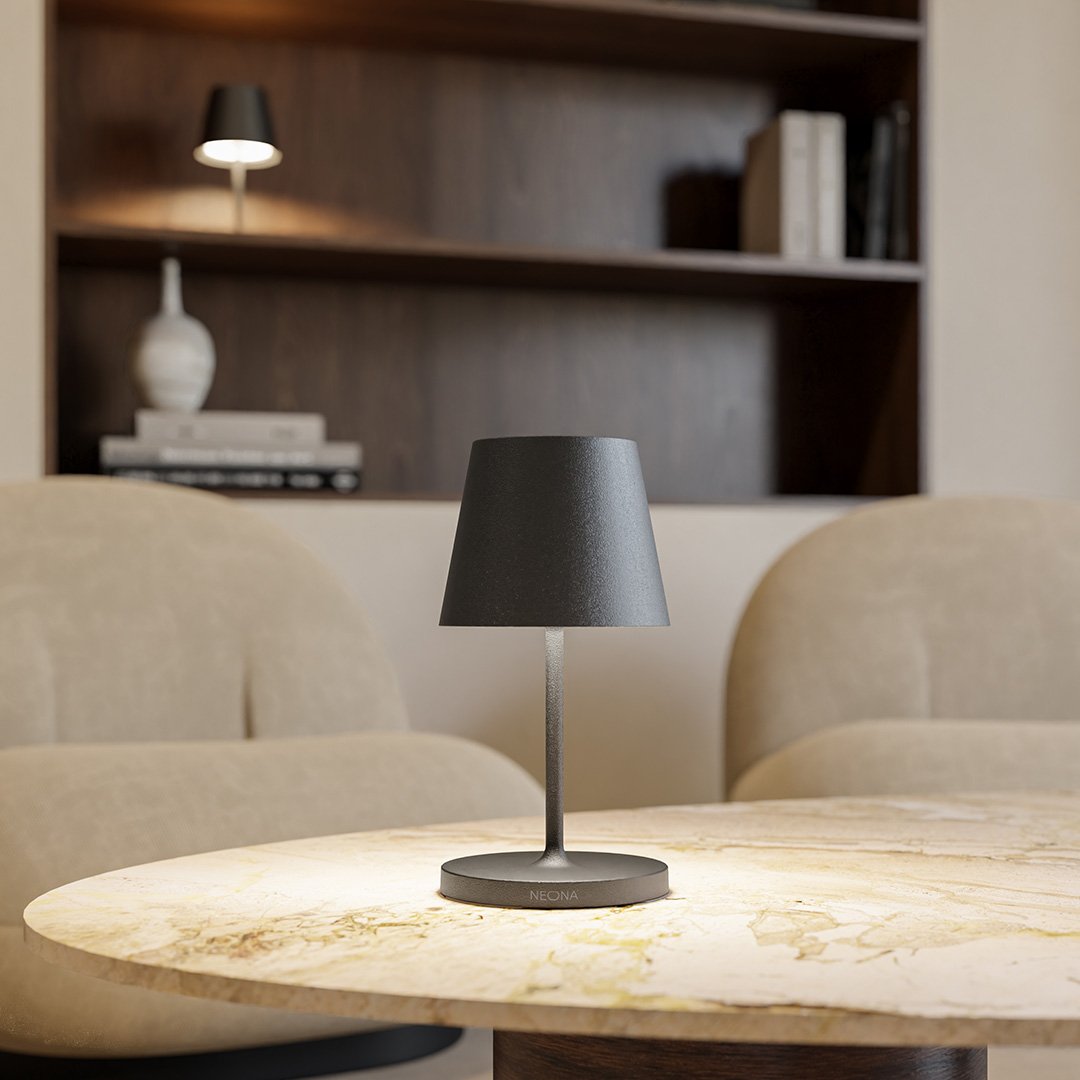 Oplaadbare Tafellamp met Dimbare LED Verlichting en Minimalistisch Design - Energiezuinige Aluminium Lamp 2700K 0
