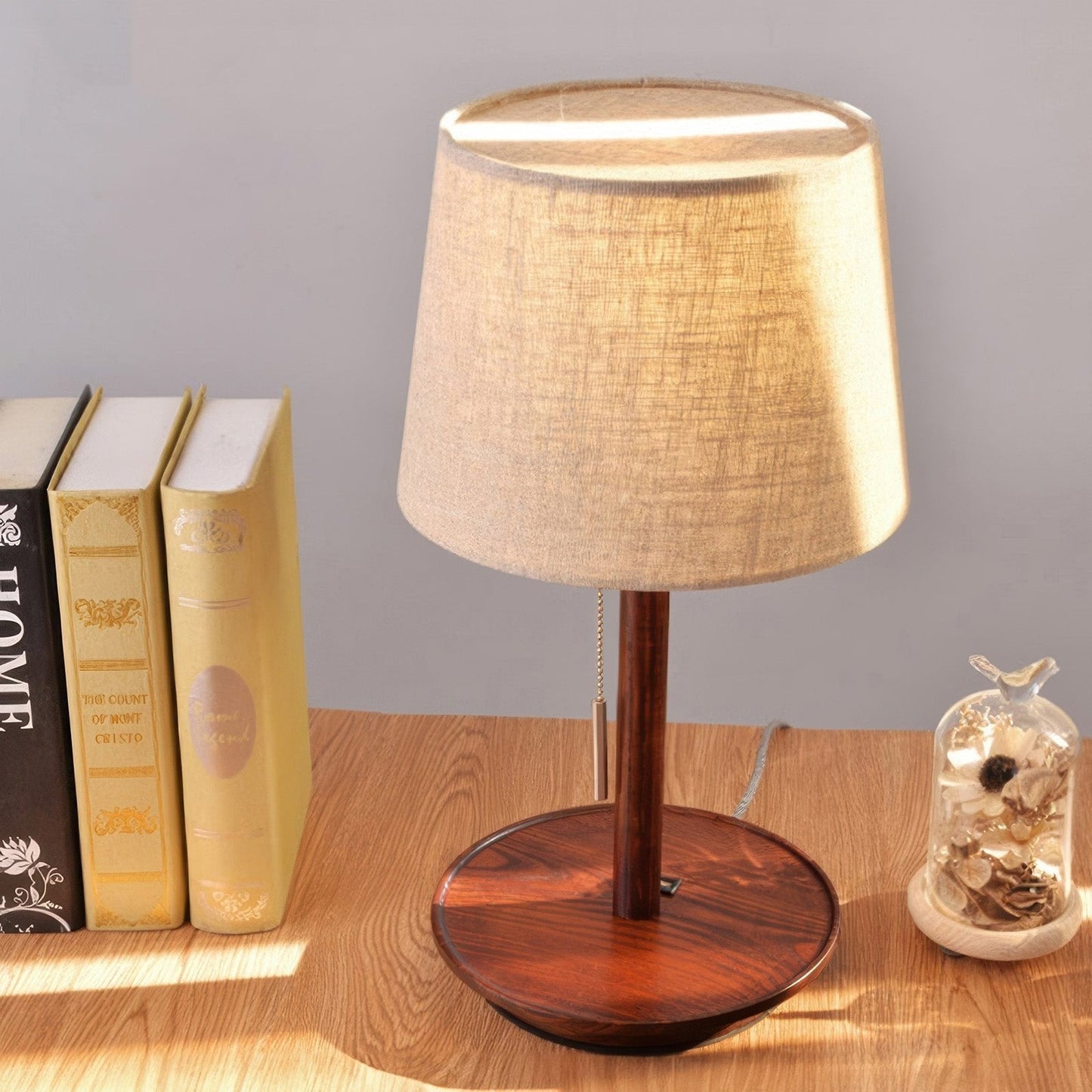 Scandinavische Walnotenlamp met Luxe Stoffen Kap – LED Verlichting voor een Serene Sfeer 4