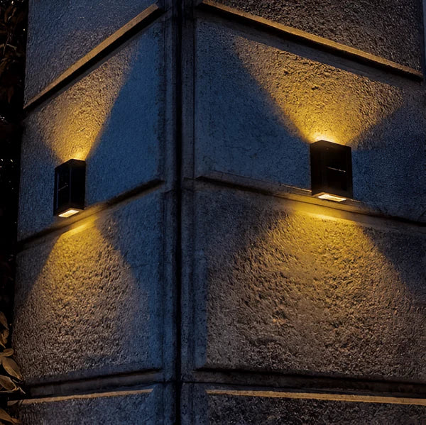 Solar Tuinlamp met Twee Lichtstralen – Weerbestendig en Duurzaam Tuinverlichting op Zonne-energie 3