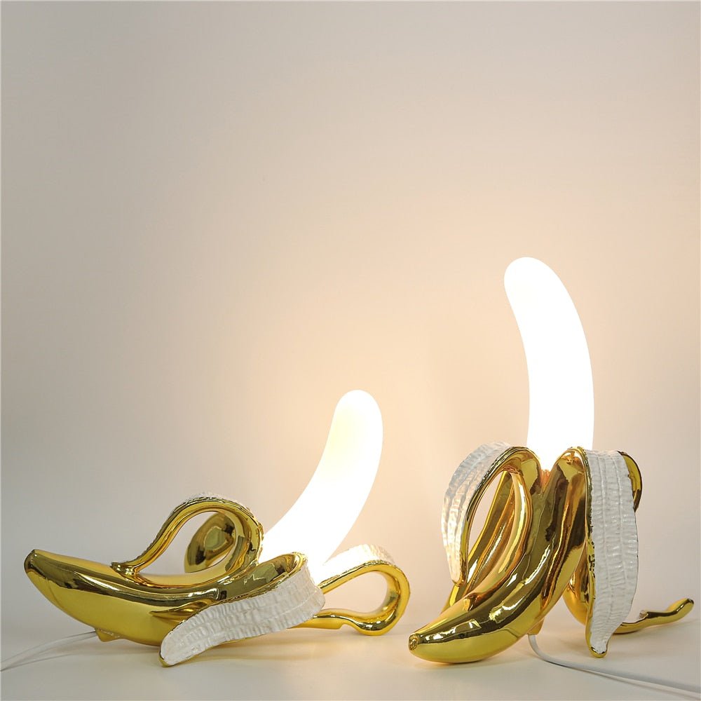 Stijlvolle Zwarte Tafellamp met Koperen Accenten - Warm Licht voor Woonkamer of Slaapkamer, Perfect als Nachtkast Lampje 8