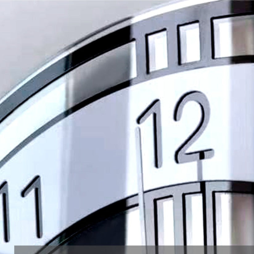 Stille Wandklok van Hoogwaardig Acryl met Seattle Design – Geruisloos Uurwerk en Eenvoudige Installatie, 30 cm, Wit met Zwarte Wijzers 3