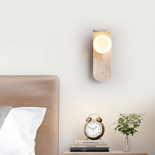 Travertin Wandlamp met Opaalglas – Tijdloos Design en Natuurlijke Warmte 1
