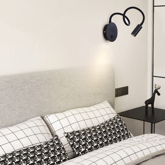 Verstelbare Zwarte LED-Wandlamp met 360-Graden Licht voor Binnen - Modern en Energiezuinig Design 1