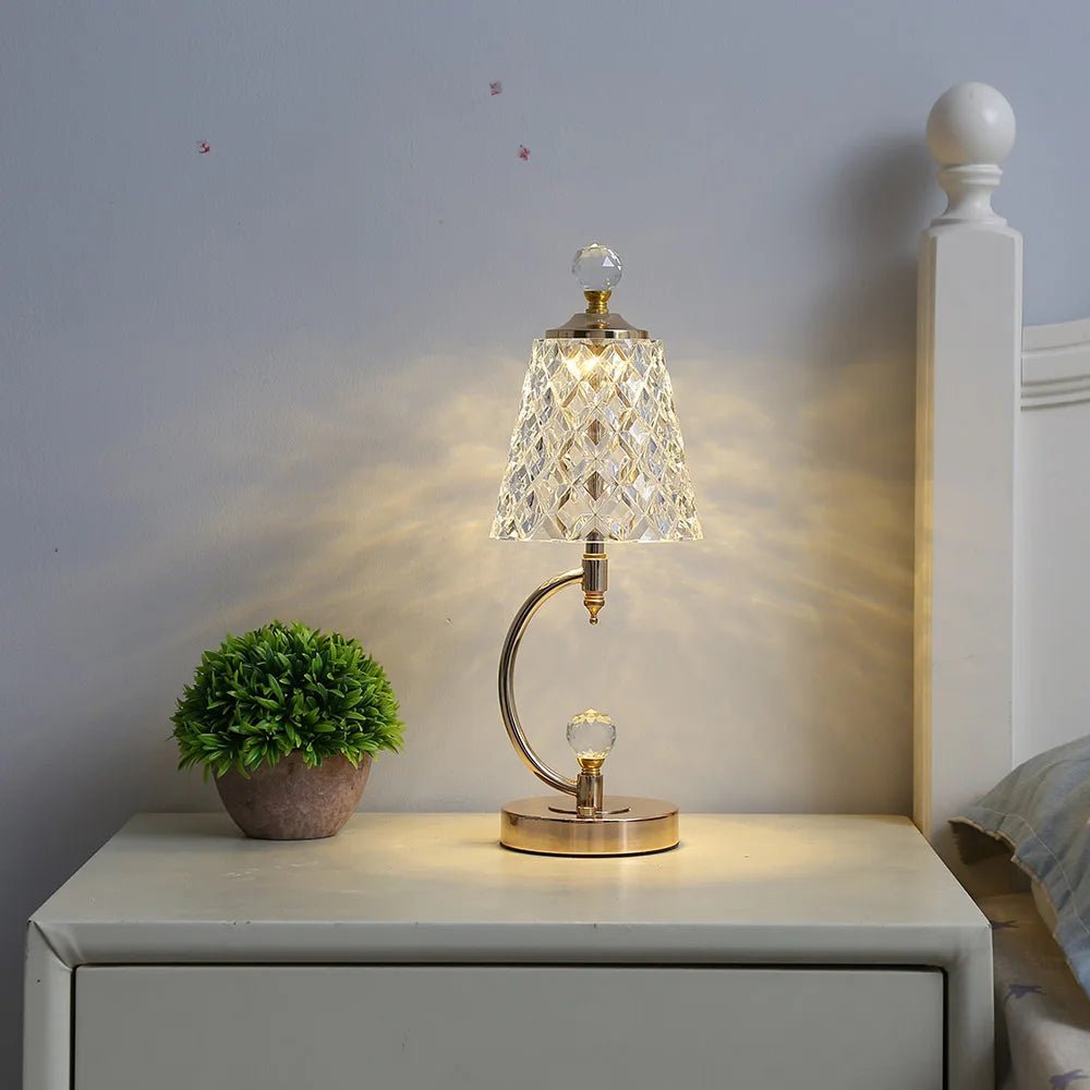 Vintage Gouden Tafellamp met Kristallen Kap en Draadloze Functionaliteit 3