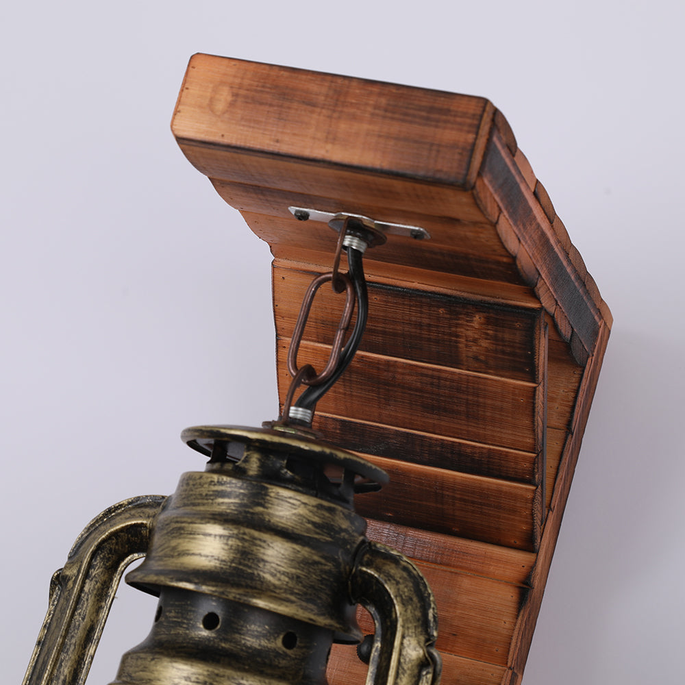 Vintage Wandlamp Austin met Metaal en Hout – Retro Lantaarnontwerp voor Woonkamer 5