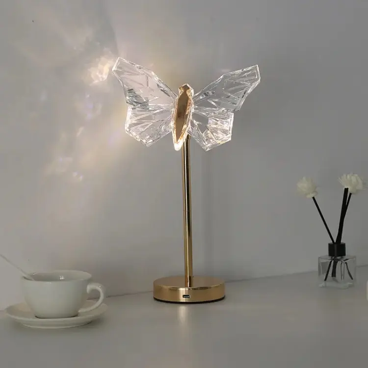 Vlinder Kristallen Tafellamp met LED Verlichting – Elegante Decoratieve Lamp voor Slaapkamer en Woonruimte 2
