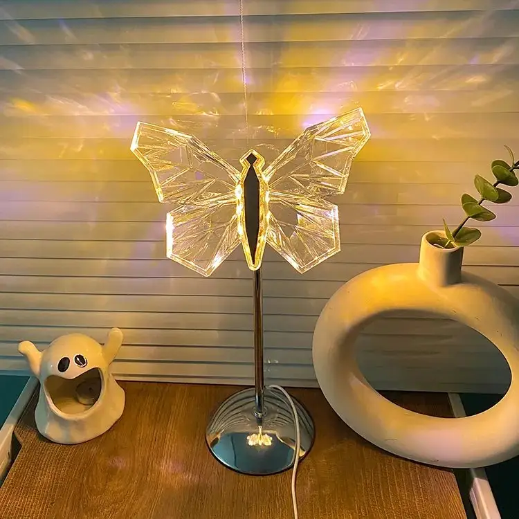 Vlinder Kristallen Tafellamp met LED Verlichting – Elegante Decoratieve Lamp voor Slaapkamer en Woonruimte 4