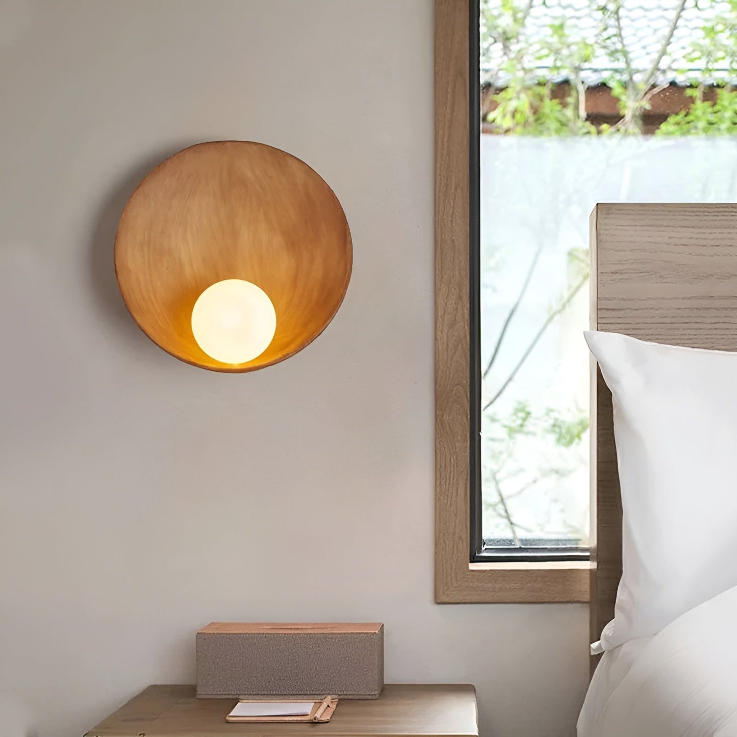 Witte Wandlamp met Wabi-Sabi Design en Melkglazen Lampenkap – Elegante Binnenverlichting 6