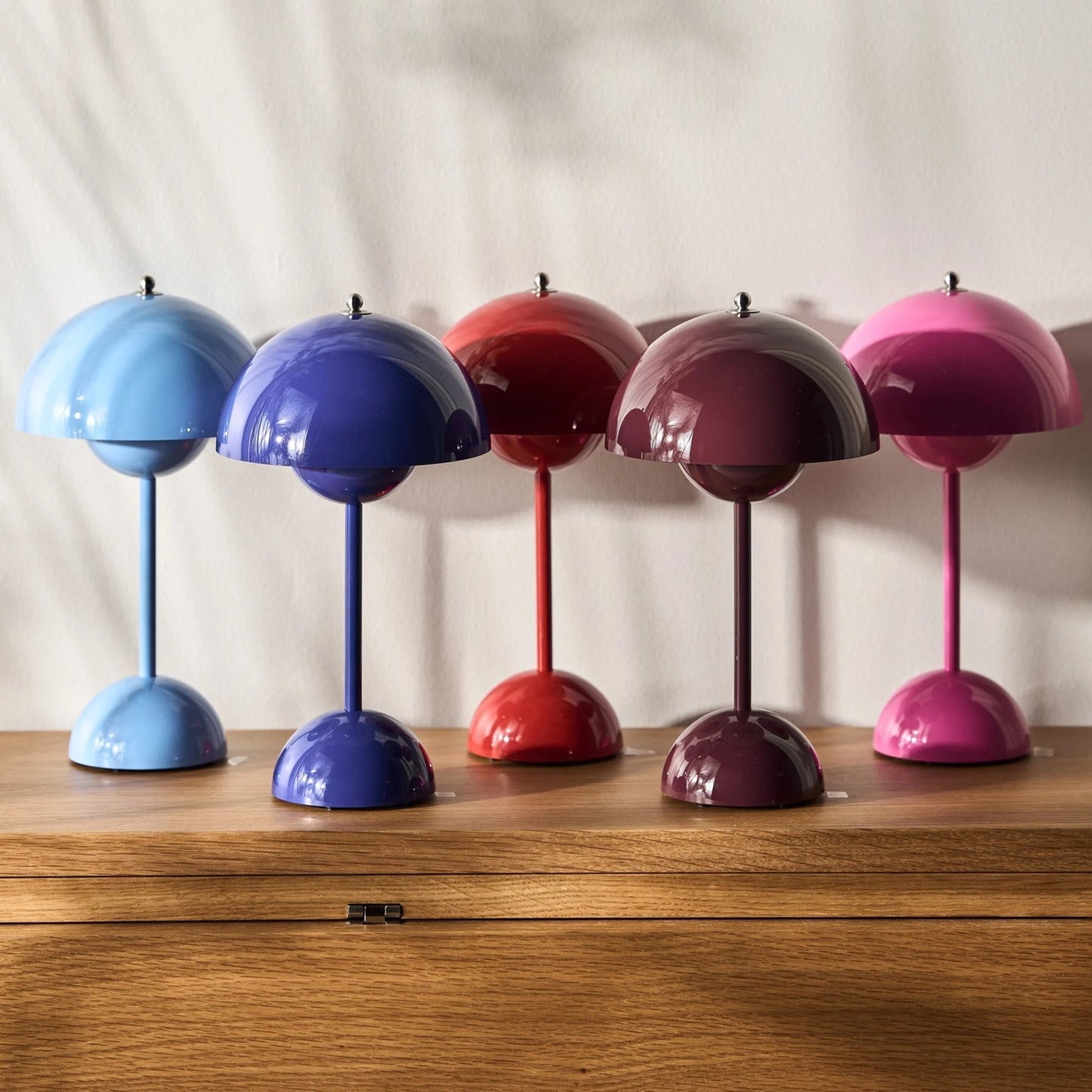 Oplaadbare Tafellamp met Aanraakbediening en Warm Witte LED Verlichting – Modern Nachtkast Lampje op Batterijen