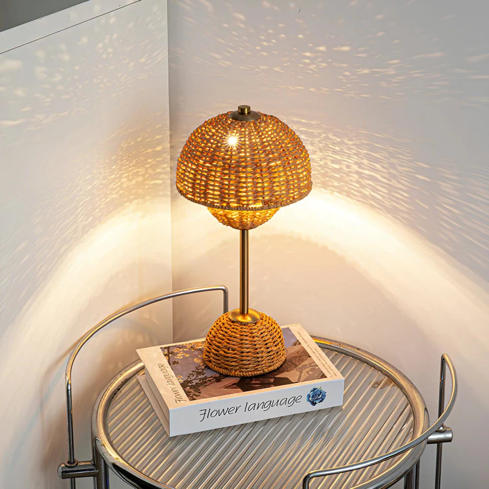 Bamboe Tafellamp met Warm Wit Licht – Handgemaakt, Duurzaam Design voor Moderne Interieurs