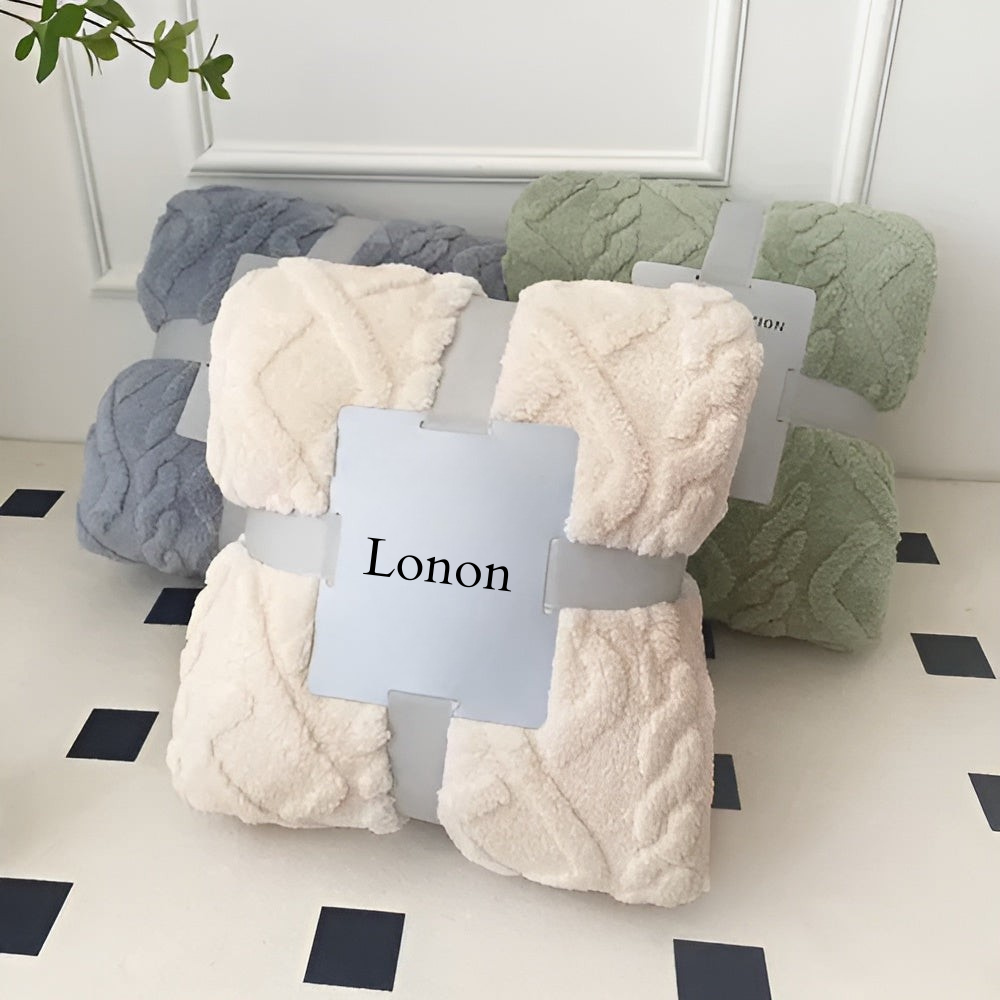 Double-Layered Fleece Blanket with Geometric Pattern – Soft and Warm for Home and Travel