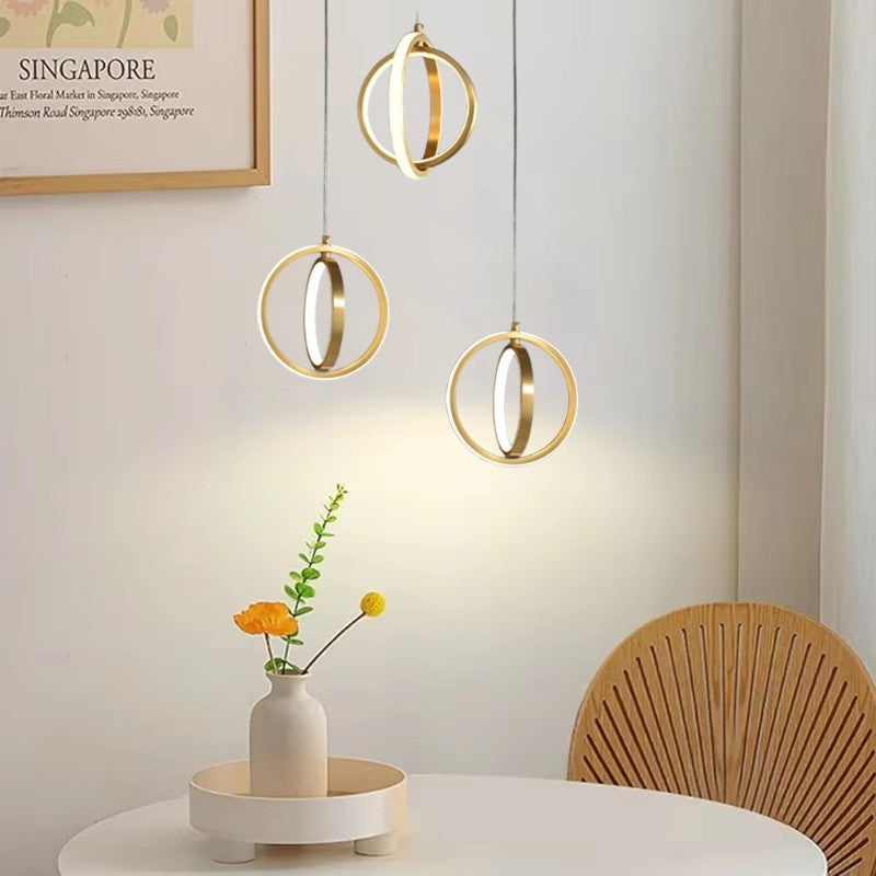 Gouden Geometrische Hanglamp met LED voor Eettafel, Woonkamer of Slaapkamer - 2 Ringen, Messing Afwerking, Warm Licht