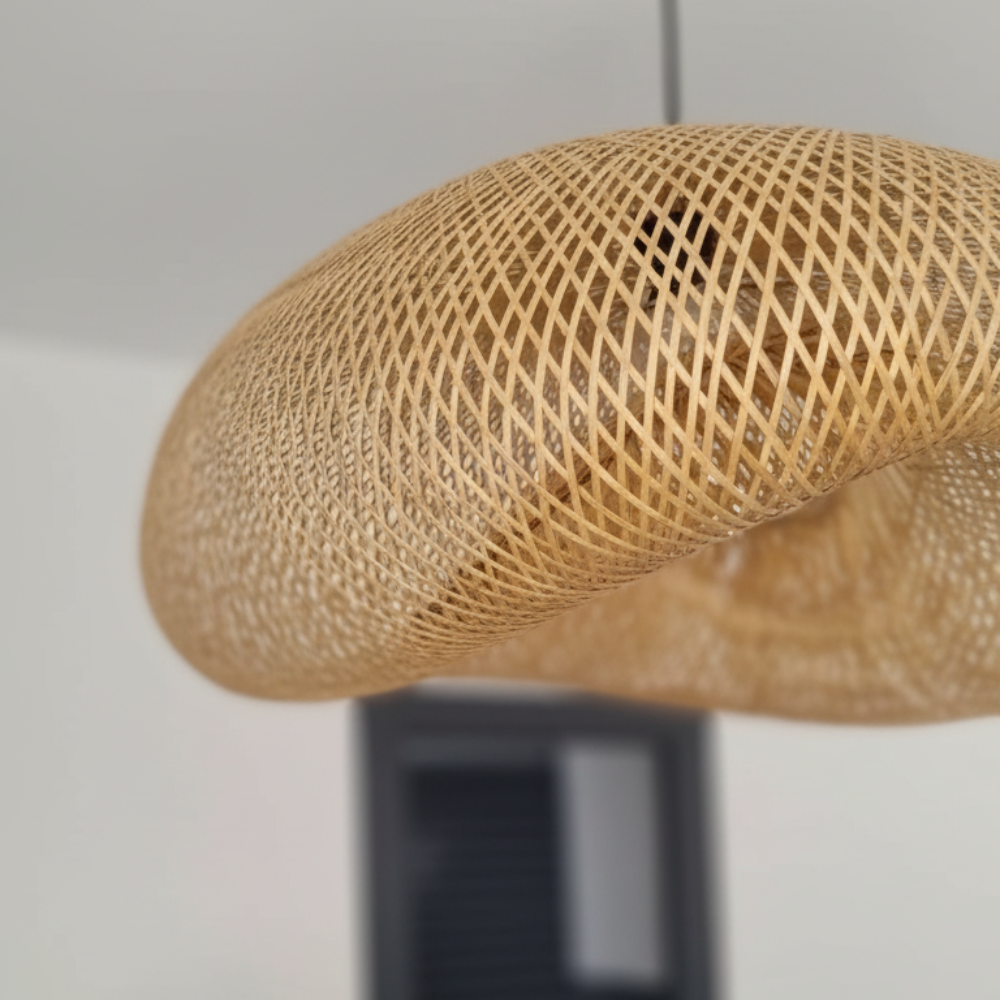 Bambus pendel med LED-belysning – Justerbar højde og skandinavisk design