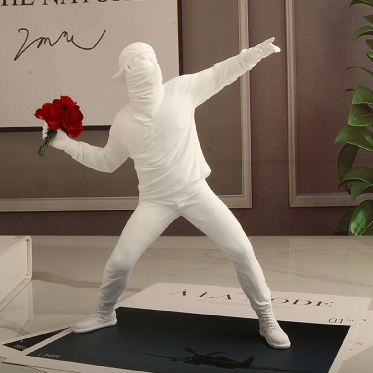 Banksy Flower Rioter Kunstwerk – Uniek Decoratief Stuk voor Thuis 4
