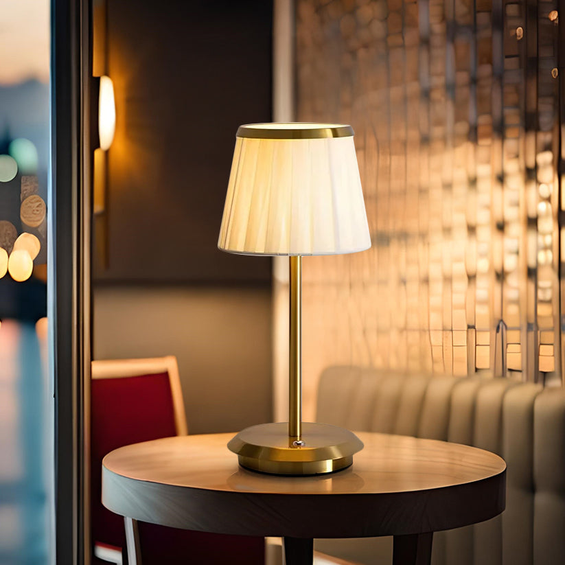 Dimbare Oplaadbare Tafellamp met Drie Lichtkleuren – Draadloze en Waterdichte Lamp voor Binnen en Buiten