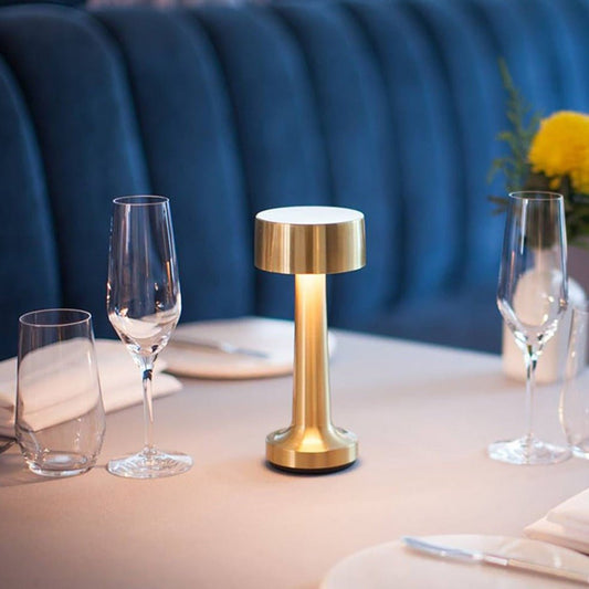 Dimbare Oplaadbare Tafellamp met LED Verlichting – Elegante Batterijlamp voor Cafés en Thuisgebruik 0