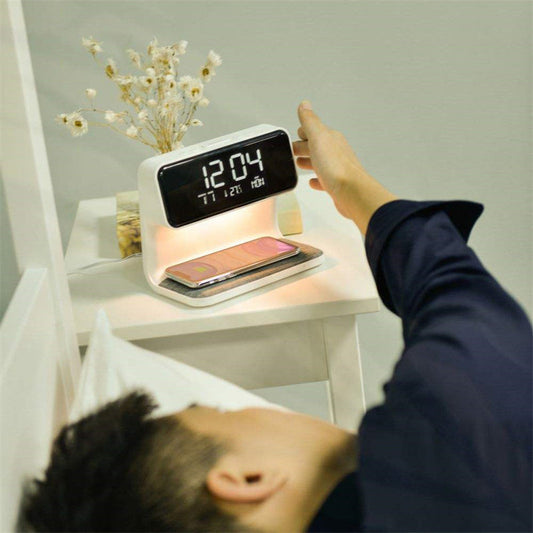 Dimbare Tafellamp met Draadloze Oplader en LCD Alarmklok – Multifunctionele Nachtkast Lampje in Wit 1