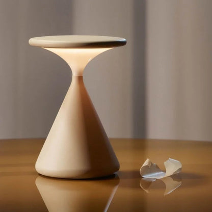 Draadloze Tafellamp in Zandloper Vorm – Stijlvolle Verlichting voor Elk Interieur 4
