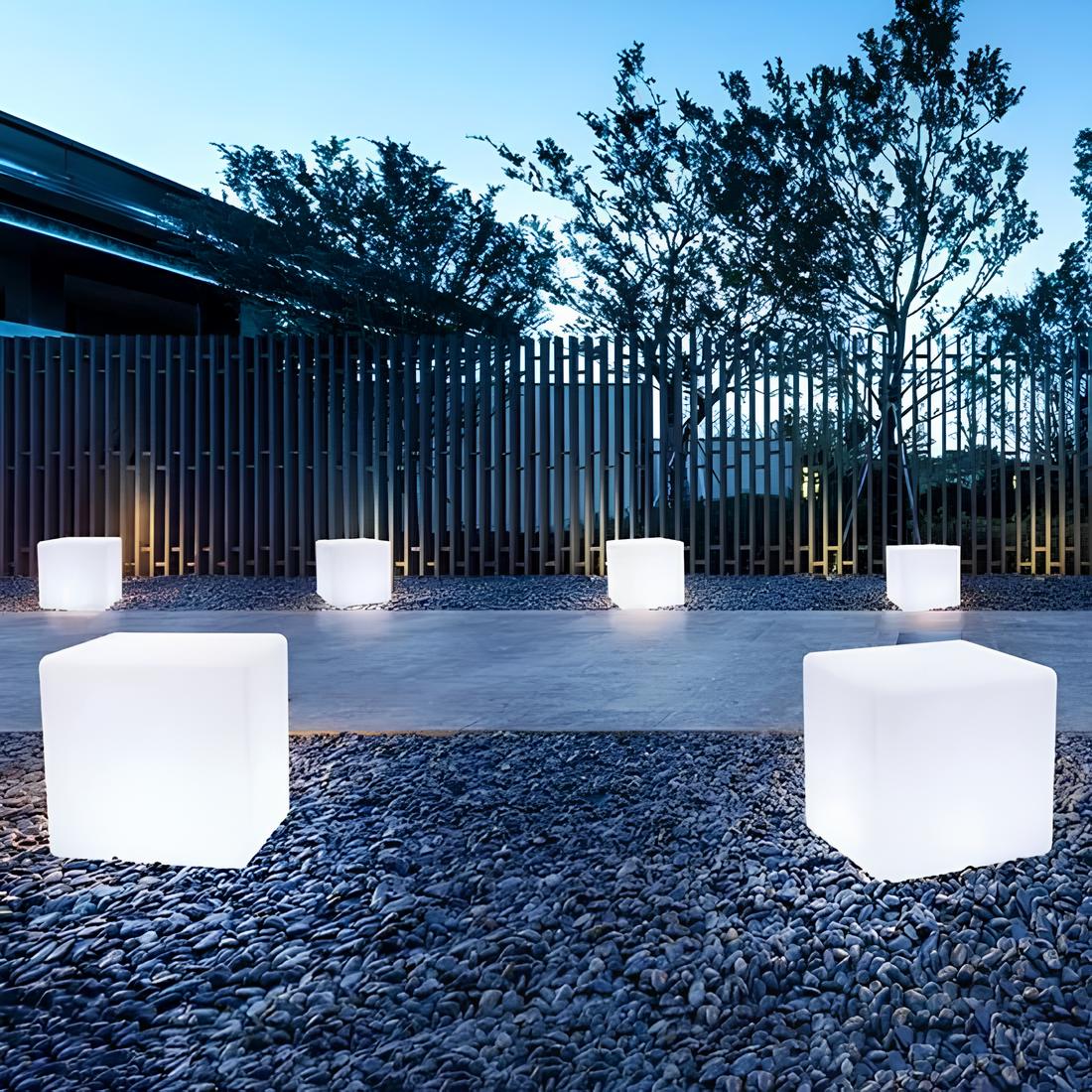 Kubistische Tuinlamp met LED Verlichting en Oplaadbare Batterij – Weerbestendig en Modern Design 1