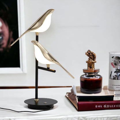 LED Tafellamp met Postmodern Gouden Vogelontwerp – Energiezuinige Verlichting voor Elke Ruimte 4
