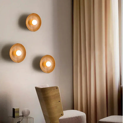 Landelijke Wandlamp van Hout in Licht en Donker – Rustiek Muurlamp voor Binnengebruik 0