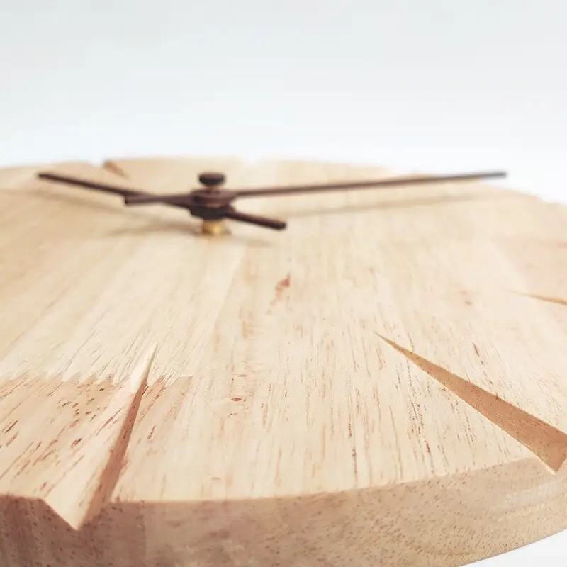 Massief Houten Wandklok met Slingerbeweging – Minimalistisch en Tijdloos Design 2
