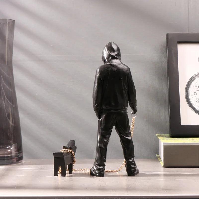Moderne Hars Sculptuur van Man met Honden – Stijlvol en Uniek Decor 2