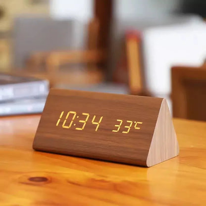 Moderne Houten Digitale Wekker met Spraakbesturing en LED Display – Instelbare Helderheid en Temperatuurweergave 2