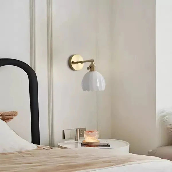 Retro Glazen Wandlamp in Tulpvorm met Warm Licht – Vintage Muurlamp voor Gezellige Sfeer 8